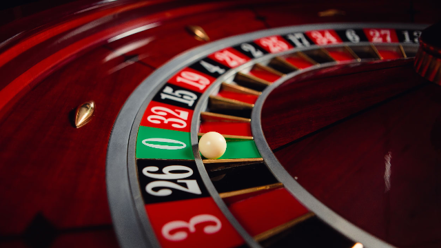 What Is the Tier et Tout Strategy in Roulette?